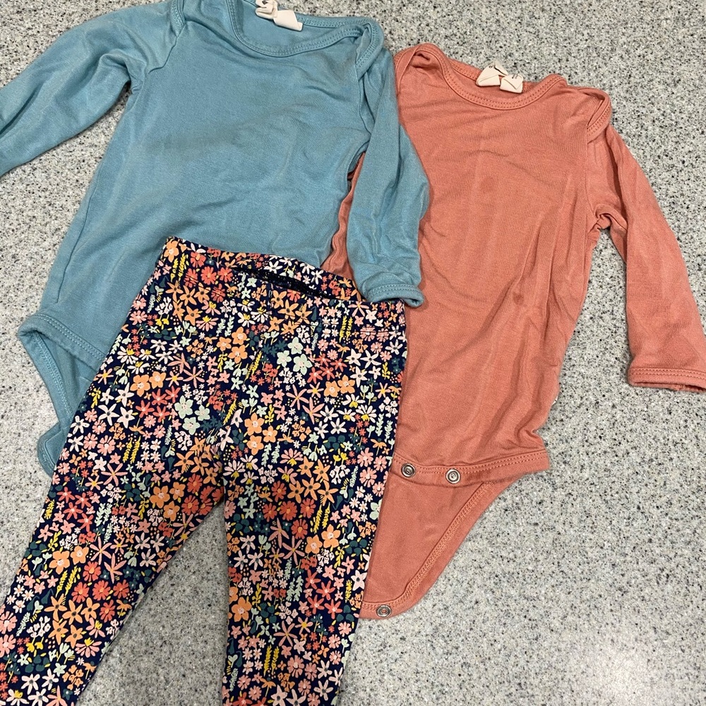 Kyte and Tea baby interchangeable outfit (sold)